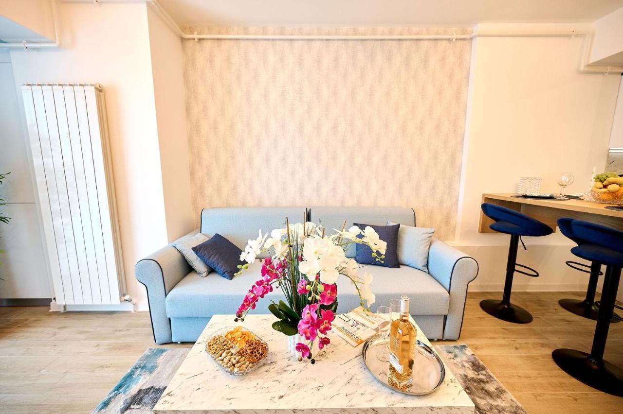 Vlezal Apartment Spa&Pool Beach Resort Mamaia Bagian luar foto